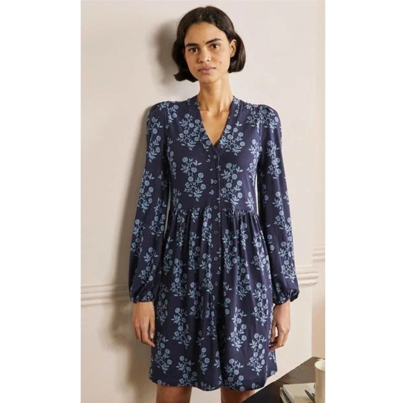 Boden Dresses & Skirts - Boden Navy Blue Floral Button Front Jersey Dress Long Sleeve Pockets Size 2